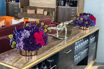 These real flower bouquets require no maintenance and look stunning all the time