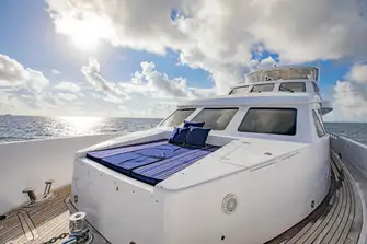 The foredeck double sunpad