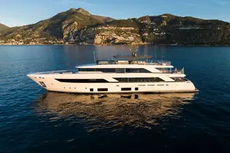 CUSTOM LINE NAVETTA 42