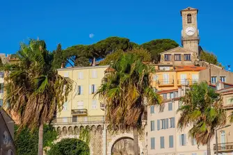 Notre-Dame d'Espérance marks the Cannes skyline