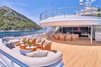 Open air dining, a sun lounge and plenty of versatile deck space